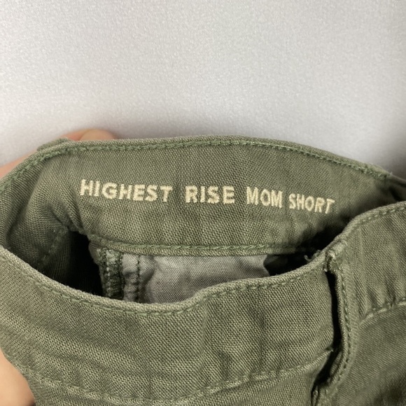 AMERICAN Eagle Green Distressed Highest Rise Mom Short - Size 8 - Picture 11 of 12